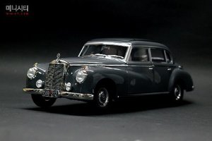 1:18 1955 Mercedes Benz 300