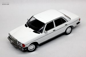 1:18 KK-Scale Mercedes-Benz 230E (W123) 1975 Limited Edition 1000 pcs
