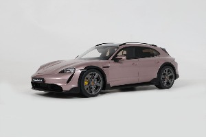선주문 1:18  GT440  Porsche Taycan  Turbo S Cross Turismo  Pink 2022 자동차 다이캐스트 모형 수집용