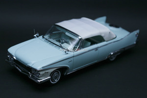 1:18 1960 Plymouth Fury Closed Convertible