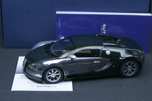 1:18 Bugatti Veyron EB 16.4 Edition Centenaire