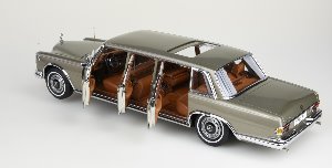 1:18 A-204 CMC Mercedes-Benz 600 Pullman (W100) Limousine with sunroof  벤츠 다이캐스트 모형