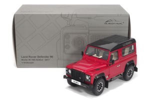 1:18 Land Rover Defender 90 Works V8 70th Edition - 2017 Red Limited: 300pcs