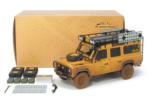 1:18 Land Rover DEFENDER 110 Camel Trophy Support Unit Sabah Malaysia 1993 Dirty Version 랜드로버