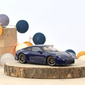1:18 Norev  2021 Porsche 911 GT3 with Touring Package